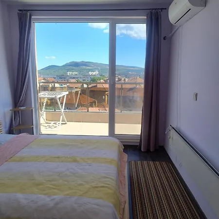 The View - Modern And Апартаменты