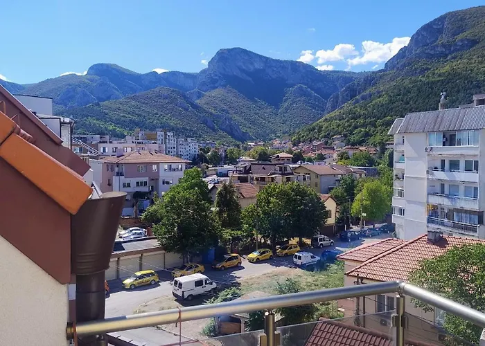 The View - Modern And Враца